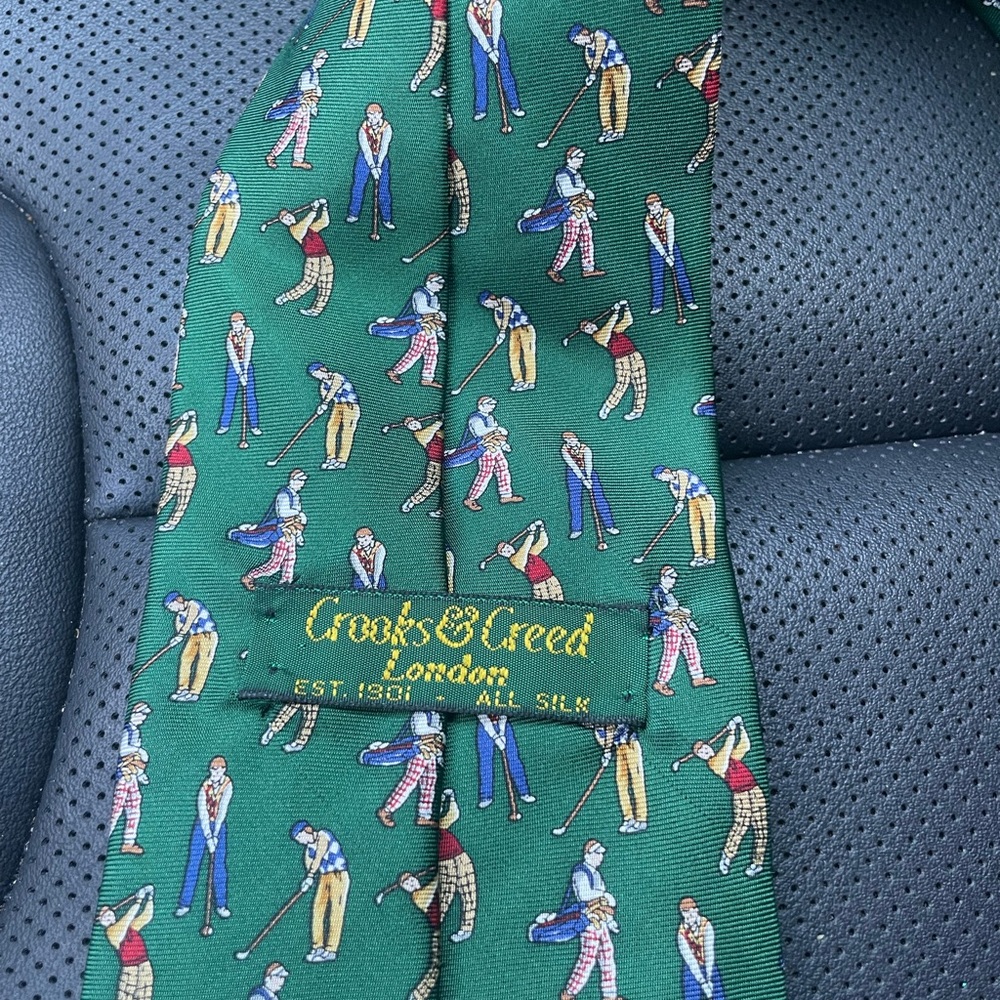 Crooks & Creed London Silk Green Novelty Golfers Print Men's Tie - Picture 2 of 4